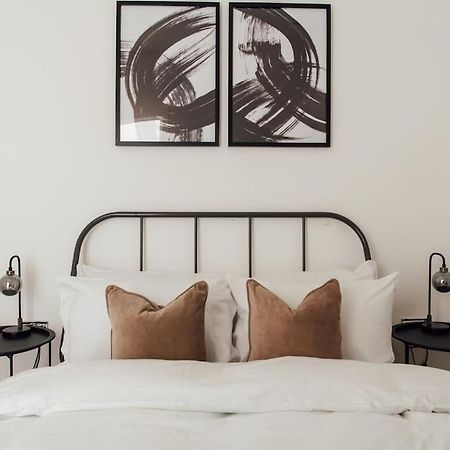 Stylish 2 Bedroom Flat In Ilford, London Esterno foto
