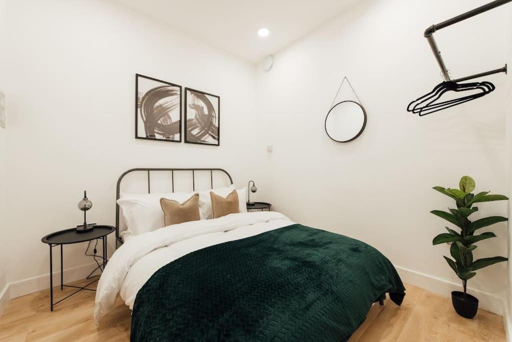 Stylish 2 Bedroom Flat In Ilford, London Esterno foto